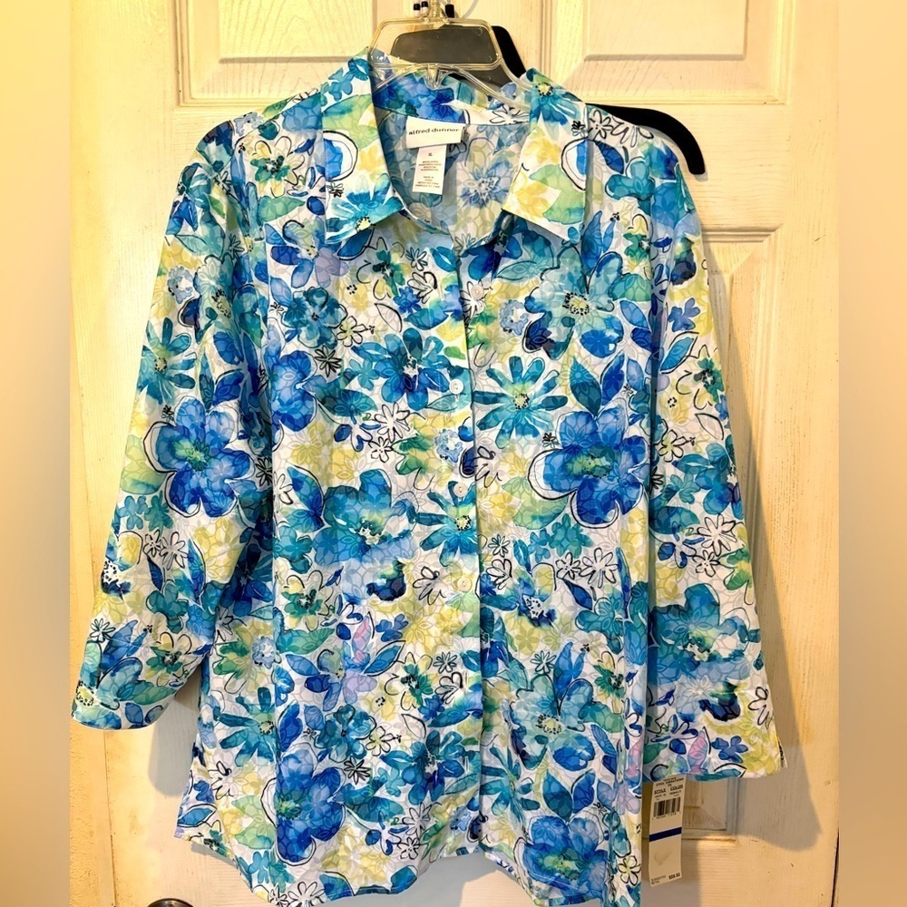 Alfred Dunner NWT Multi Shades of Blue Button Down Blouse.